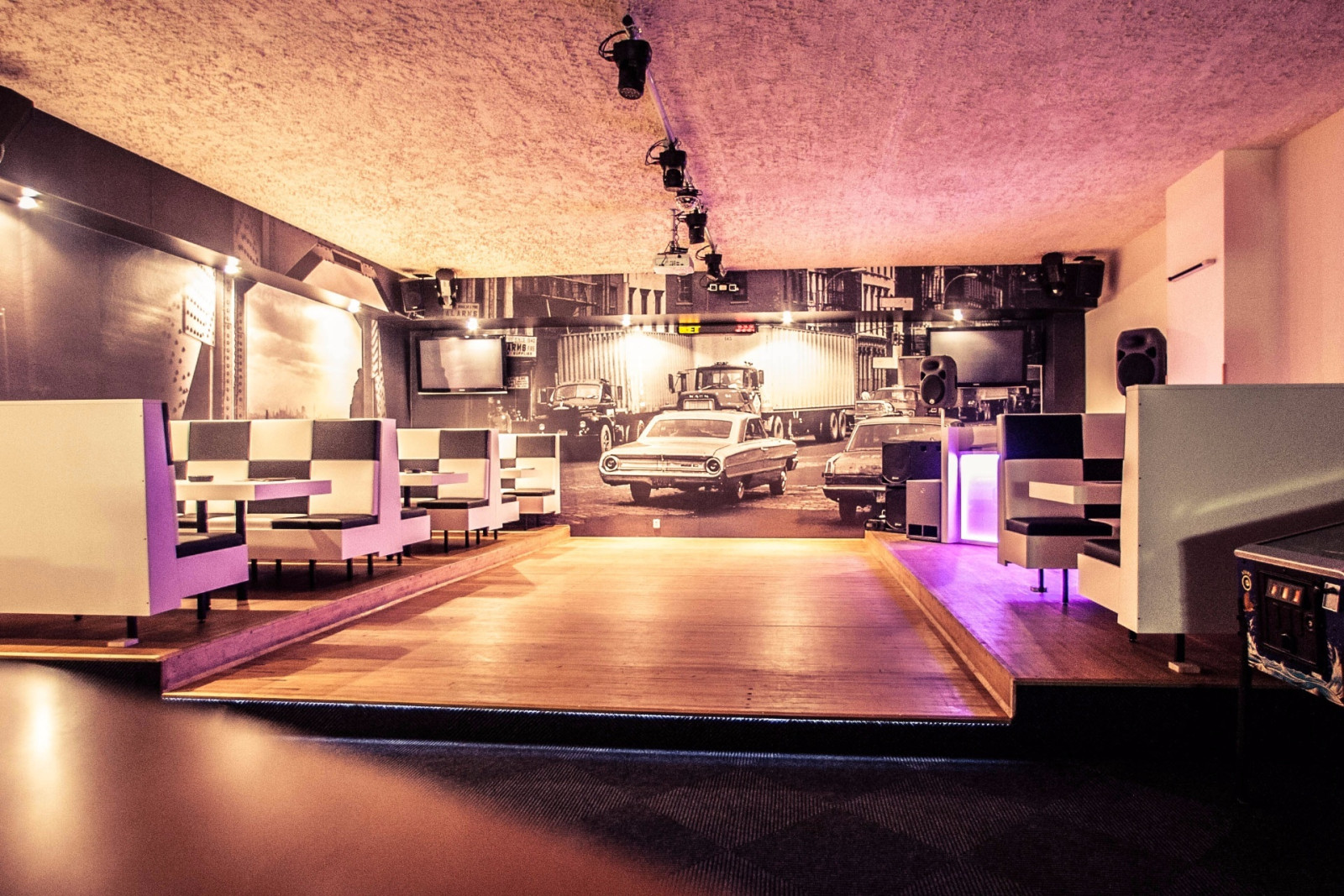 Americana bar - tanen parket