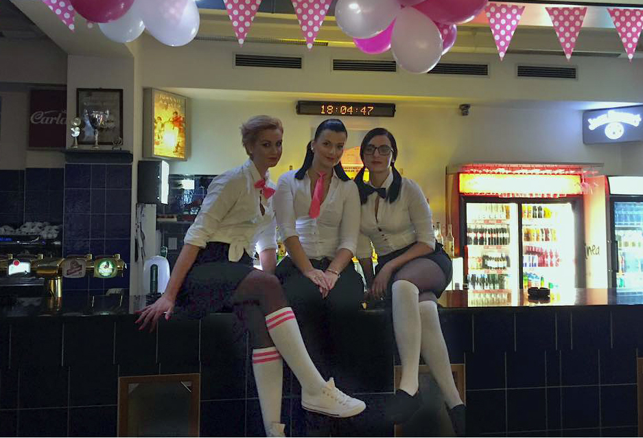 Person�l ve stylov�m oble�en� podle po��dan� akce.