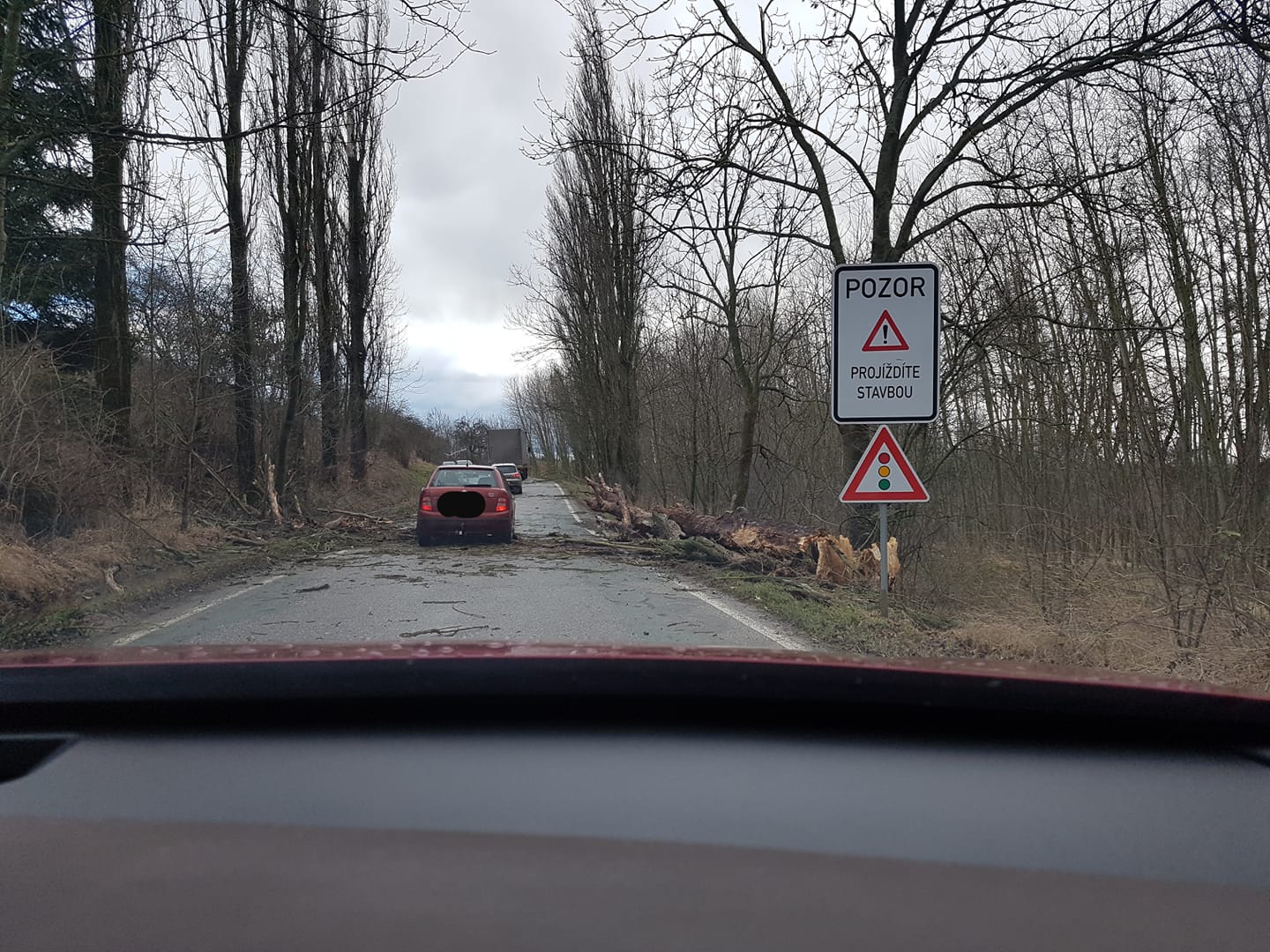 Ji� ��ste�n� pr�jezdn� silnicei Dv�r-Zalo�ov po z�sahu hasi��